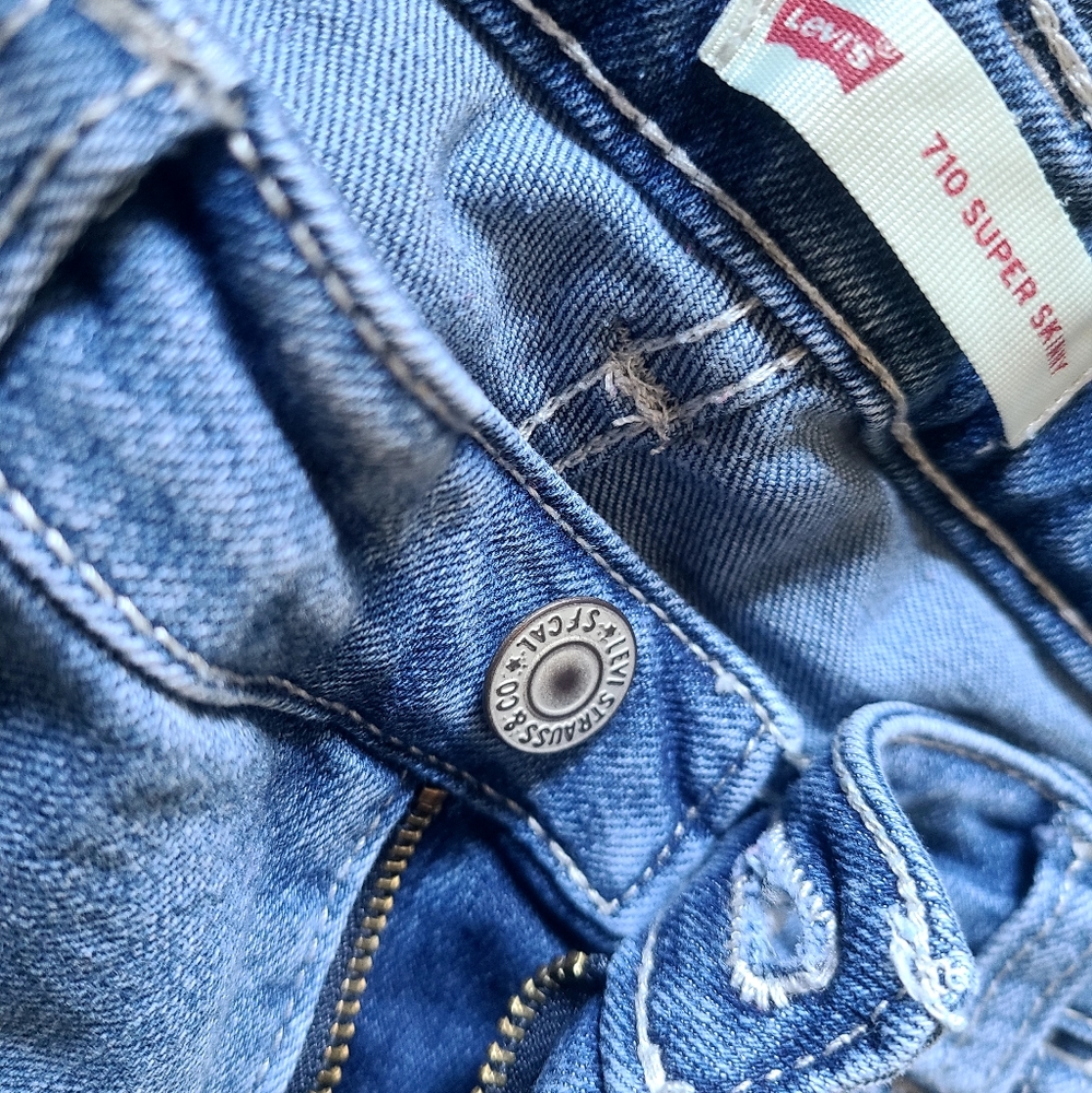 Guess jeans kids 16reg, gently used, practically new